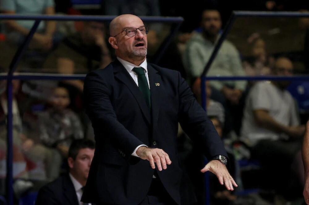 Mitrović zabrinut: Dva igrača mi povraćala tokom meča protiv Zvezde!