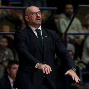 Mitrović zabrinut: Dva igrača mi povraćala tokom meča protiv Zvezde!