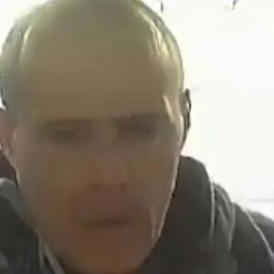 ZOVITE POLICIJU AKO GA VIDITE! MUP objavio nove FOTOGRAFIJE muškarca KOJI JE NOŽEM NAPAO ŽENU NA NOVOM BEOGRADU