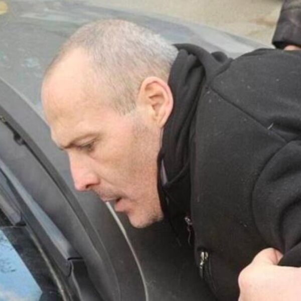 PRVA SLIKA HAPŠENJA MUŠKARCA KOJI JE ŽENU PRED UNUKOM IZBO NOŽEM: Ovako je dolijao u ruke policije (FOTO)