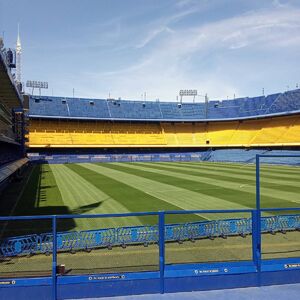 Espreso na legendarnoj Bombonjeri - nigde ne može da se oseti takva strast, fudbal izvire iz svake pore (Foto)