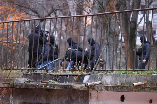 Dečak (11) ranjen u Barajevu: Primljen u bolnicu sa prostrelnom ranom!