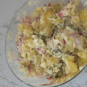 Nemačka salata je novi hit na trpezama! Kažu da je otkrovenje, a niko ne veruje od čega je