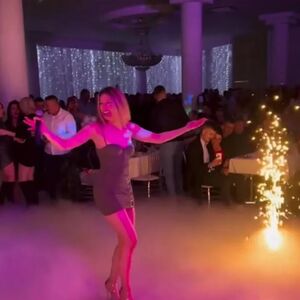 "TUŠIRAM SE I PEREM KOSU KAD STIGNEM"! Naša pevačica tvrdi da je KAO RAKUN! Šokirala o ličnoj higijeni