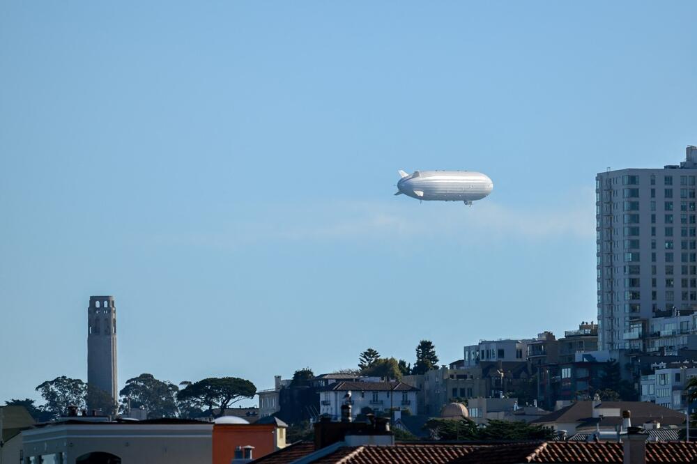 RUSI RASPOREDILI MISTERIOZNE LETELICE NA GRANICI SA NATO PAKTOM Bele su boje, liče na SVEMIRSKI BROD: "PRATIMO VAS"