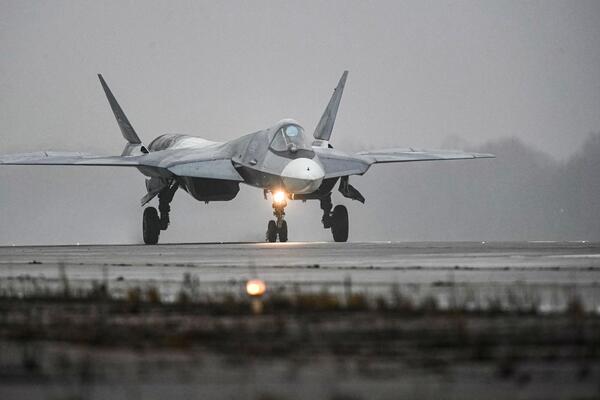 TAMANE NEPRIJATELJE "KAO MUŠICE": Pogledajte smrtonosne ruske avione, ovo su pravi JASTREBOVI