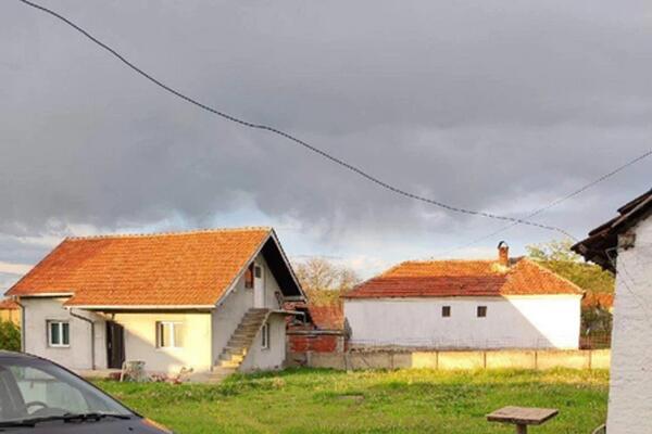 Dragan prodaje kuću i imanje za 25.000 evra: Papiri uredni, sve legalizovano, a plac je ogroman kao tržni centar!