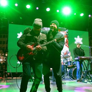 BOJAN MAROVIĆ I &bdquo;UNA SAGA SERBICA&rdquo; NA &bdquo;BEOGRADSKOJ ZIMI&ldquo;: Nastupima oduševili publiku na Trgu republike