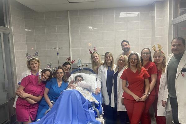 PRVA BEBA U 2026. JE DEČAK, RODIO SE SEKUND POSLE PONOĆI: Mama i sin su dobro, prelep prizor iz GAK Višegradska