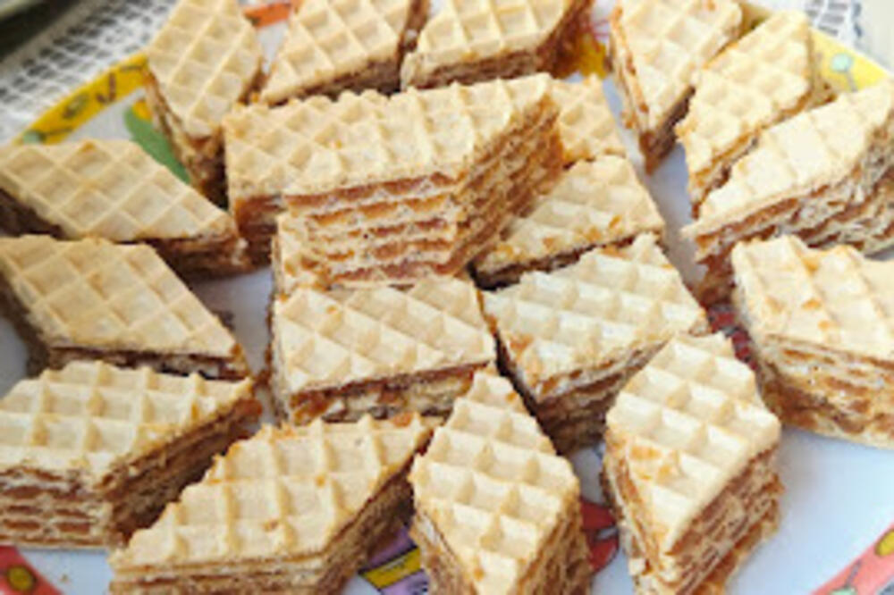 Starinska seljačka oblanda sa 4 sastojka: Topi se u ustima, savršena za svaku priliku - nema joj ravne!