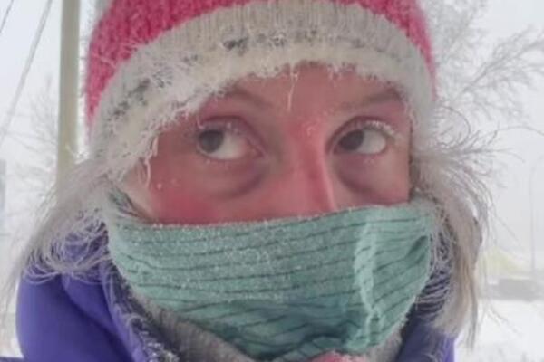 ONA ŽIVI NA MINUS 40 STEPENI CELZIJUSA! Sve otkrila u snimku, kad vidite kako sprema BEBU ZA HLADNOĆU... (VIDEO)