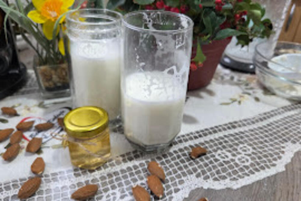 Kako napraviti bademovo mleko? Recept iz bakine kuhinje koji ćete obožavati, sprema se lako i brzo