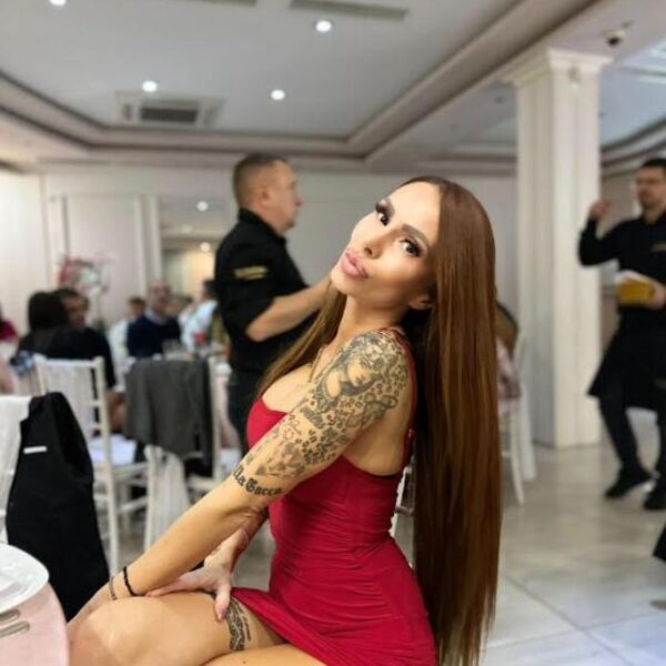 Ne čudi što narod bruji o njoj: Kad se pojavila ljudi nisu znali za sebe, razgolitila se i pokazala čime raspolaže