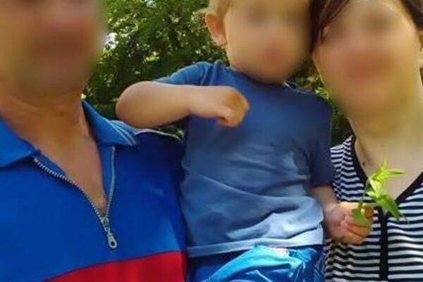 ČEKIĆEM SMRSKAO LOBANJU ŽENINOM LJUBAVNIKU, PA PRESUDIO SEBI: Užas u Kikindi otkrila komšinica, videla KRVAVA VRATA