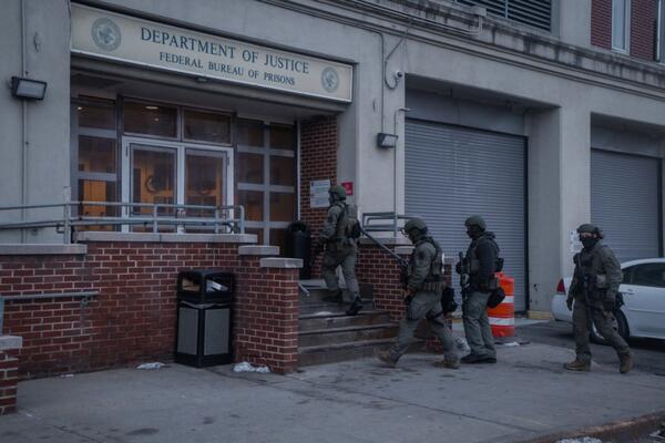 Svuda je buđ i hrana zaražena larvama, zovu ga PAKAO NA ZEMLJI! Ovo je zatvor u kome je zatočen Maduro, pravi HOROR