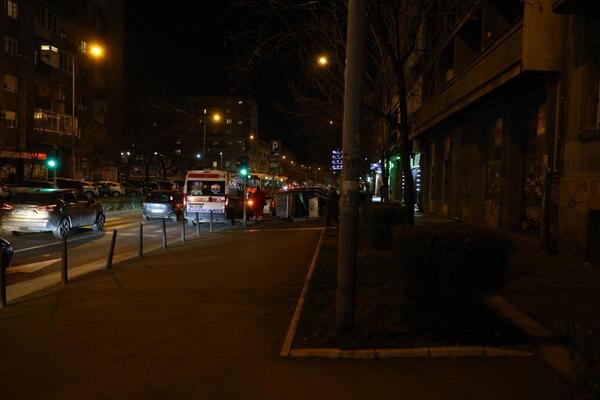 PRIŠAO MU IZ ČISTA MIRA I KRENUO DA GA UBADA NOŽEM! Krvavi pir na liniji 302 u Grockoj, tinejdžeru se bore za život