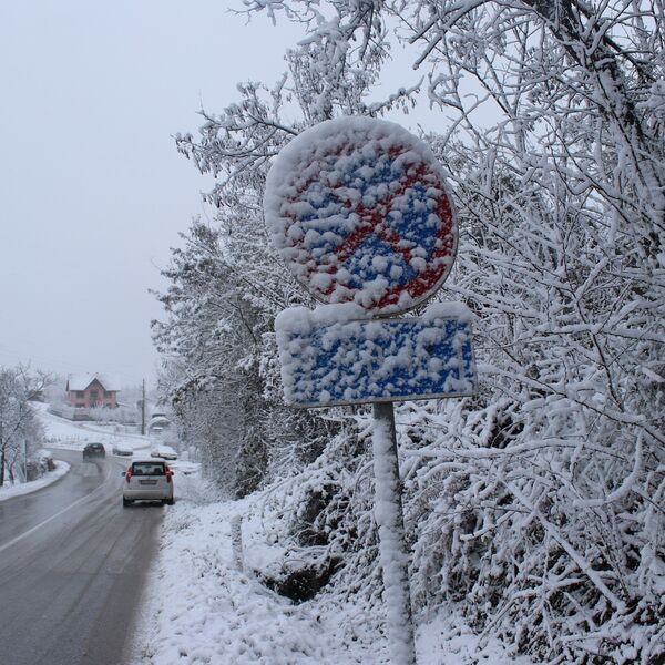 Evakuisano 20 osoba, vanredna situacija širom Srbije, neki ni struje nemaju: Sneg napravio kolaps u celoj zemlji