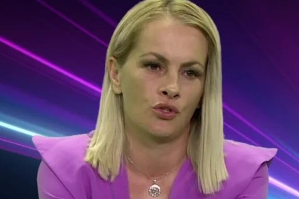 JOVANA ADVOKATICA DANAS GLAVNA TEMA! Isurele informacije na Pinku - gledaci uživo gledali RASKRINKAVANJE