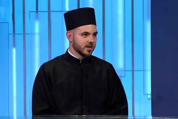 EVO KAKO SE PRAVILNO POZDRAVLJA NA BADNJI DAN! Sveštenik se obratio vernicima, poslušajte ga