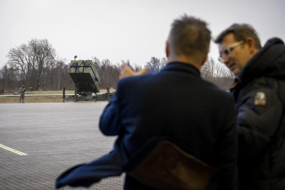 UDARNA VEST, DANSKA POJAČAVA VOJNO PRISUSTVO NA GRENLANDU! Bitka za ostrvo koje Tramp želi samo što nije BUKNULA?