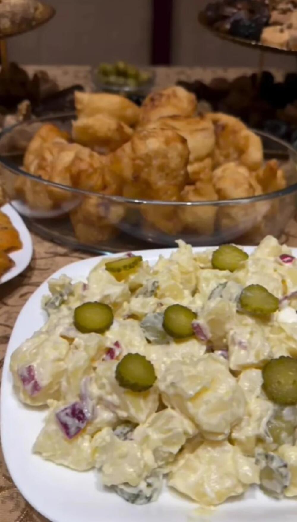 GASTOZ JE OSTAVIO PRED NAJRADOSNIJI DAN? Anđela sa DRUGIM muškarcem, nazdravljaju za sve pare