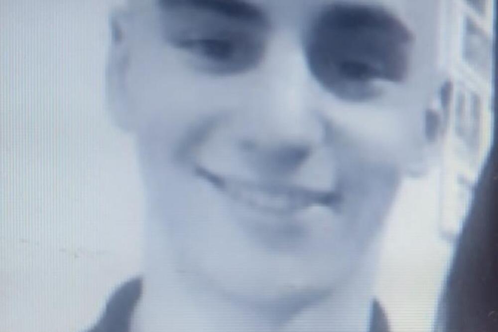 Ovo je Nenad koji je ubijen tokom proslave Božića! Napadač mu zario NOŽ u vrat, i dalje u bekstvu