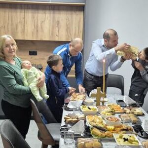 DIRLJIVA PRIČA IZ SELA PASJANE: Doktor Živojin porodio suprugu, mali Stefan na Božić puni mesec dana!