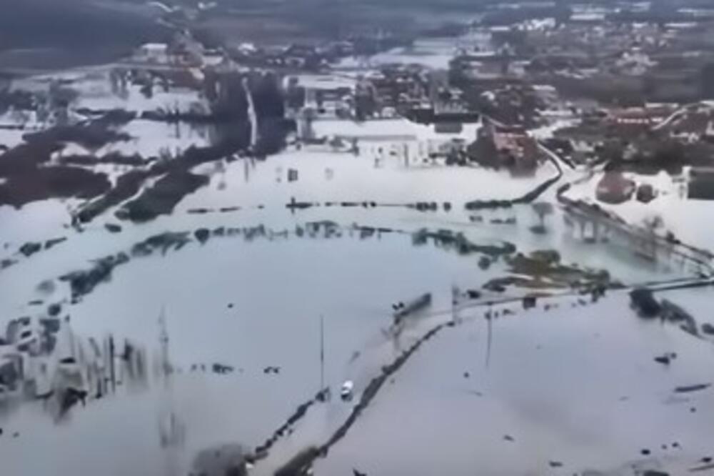 DRAMATIČNI SNIMCI IZ PODGORICE! Voda potopila čitavo naselje (VIDEO)