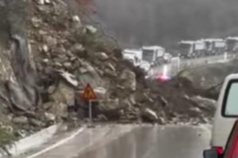 APOKALIPTIČNE SCENE IZ ALBANIJE: Voda napravila haos, veliki broj poplaveljnih kuća! (VIDEO)