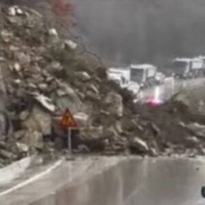 APOKALIPTIČNE SCENE IZ ALBANIJE: Voda napravila haos, veliki broj poplaveljnih kuća! (VIDEO)