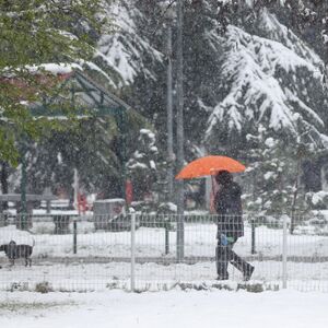 RHMZ IZDAO UPOZORENJE NA MRAZ I LEDENU KIŠU: Popodne slede mešovite padavine, LEDEN DAN, MINUS 11 u Beogradu!