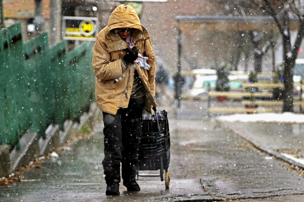 HITNO SE OGLASILI LEKARI, EVO KAKO DA ZNATE DA LI IMATE SNŽNO SLEPILO: Počinje sa 1 simptomom!