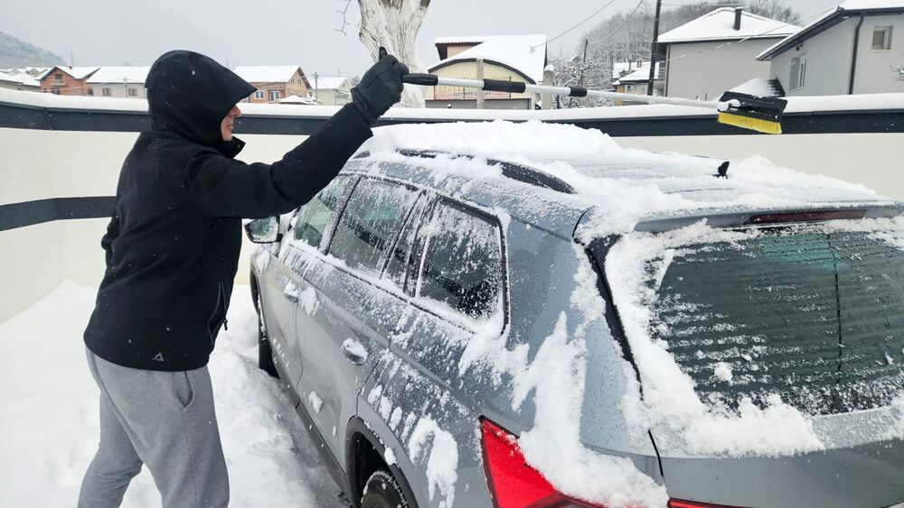 Ledeni talas pravi muke vozačima