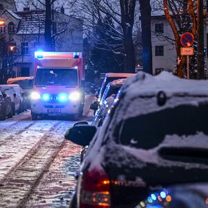 Srbi masovno zvali hitnu pomoć! Prednjačili pozivi zbog karcinoma i povreda na ledu, ali to nije sve