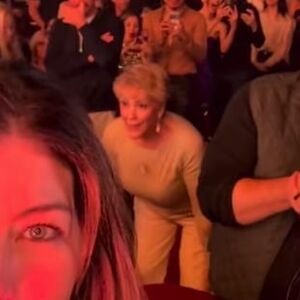 TRESE GRUDIMA KAO DA JOJ JE 18, A NE 80! Majci Džej Lo otkazale kočnice, TVERKOVALA kao da je na STRUJU