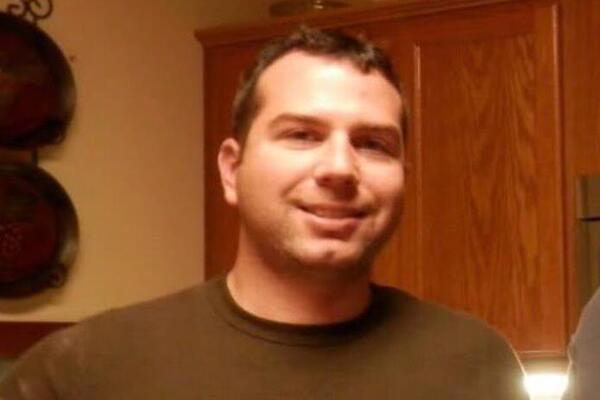 Ovo je Trampov agent koji je MAJCI TROJE DECE 3 PUTA PUCAO U GLAVU! Brutalno je ubio nasred ulice, isplivalo sve!