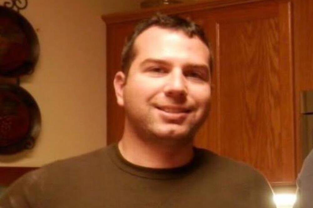 Ovo je Trampov agent koji je MAJCI TROJE DECE 3 PUTA PUCAO U GLAVU! Brutalno je ubio nasred ulice, isplivalo sve!