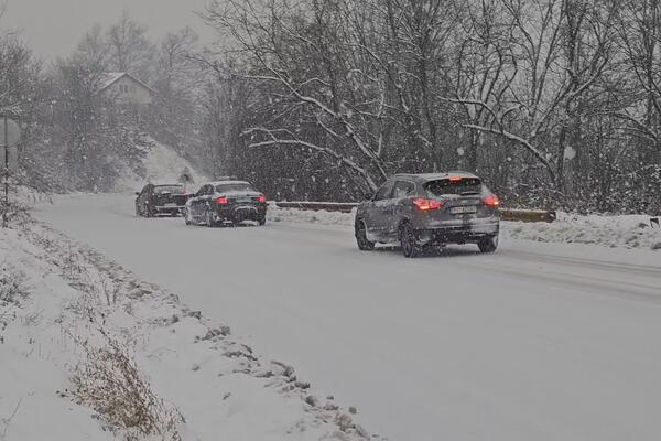 OČEKUJE SE NOVA TURA SNEGA, OVDE ĆE PADATI KAO LUD: Izdato hitno upozorenje za vozače
