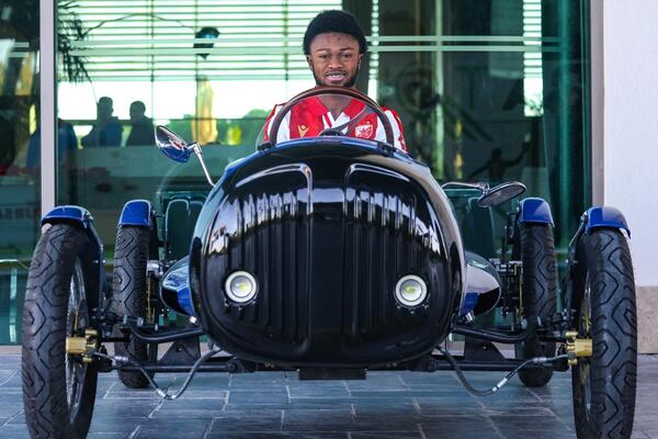 Agent Daglasa Ovusua otkrio zašto se ofanzivac odlučio za Crvenu zvezdu (Video/Foto)