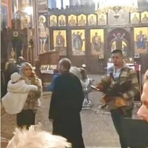 OGLASILA SE MILICA NAKON ŠTO JE PRAVILA SKANDAL U CRKVI! Parohija joj sprema TUŽBU - evo i zbog čega