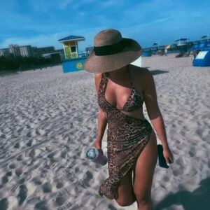 KAD TE MILIONER STEŠE! Pevačica se ugojila 12 kilograma, a sad NEPREPOZNATLJIVA - "3 PUTA SEDMIČNO..."