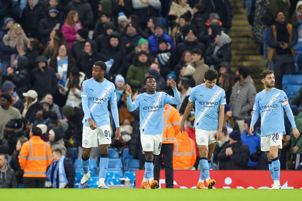 Siti brojao do 10, Semenjo dominirao na debiju!