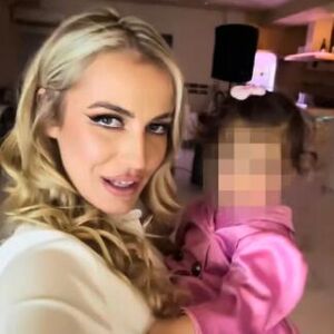 MILICA UDARILA KONTRU TERZI S OVIM MUŠKARCEM! Ovako slavi krštenje male Barbare - gore mreže