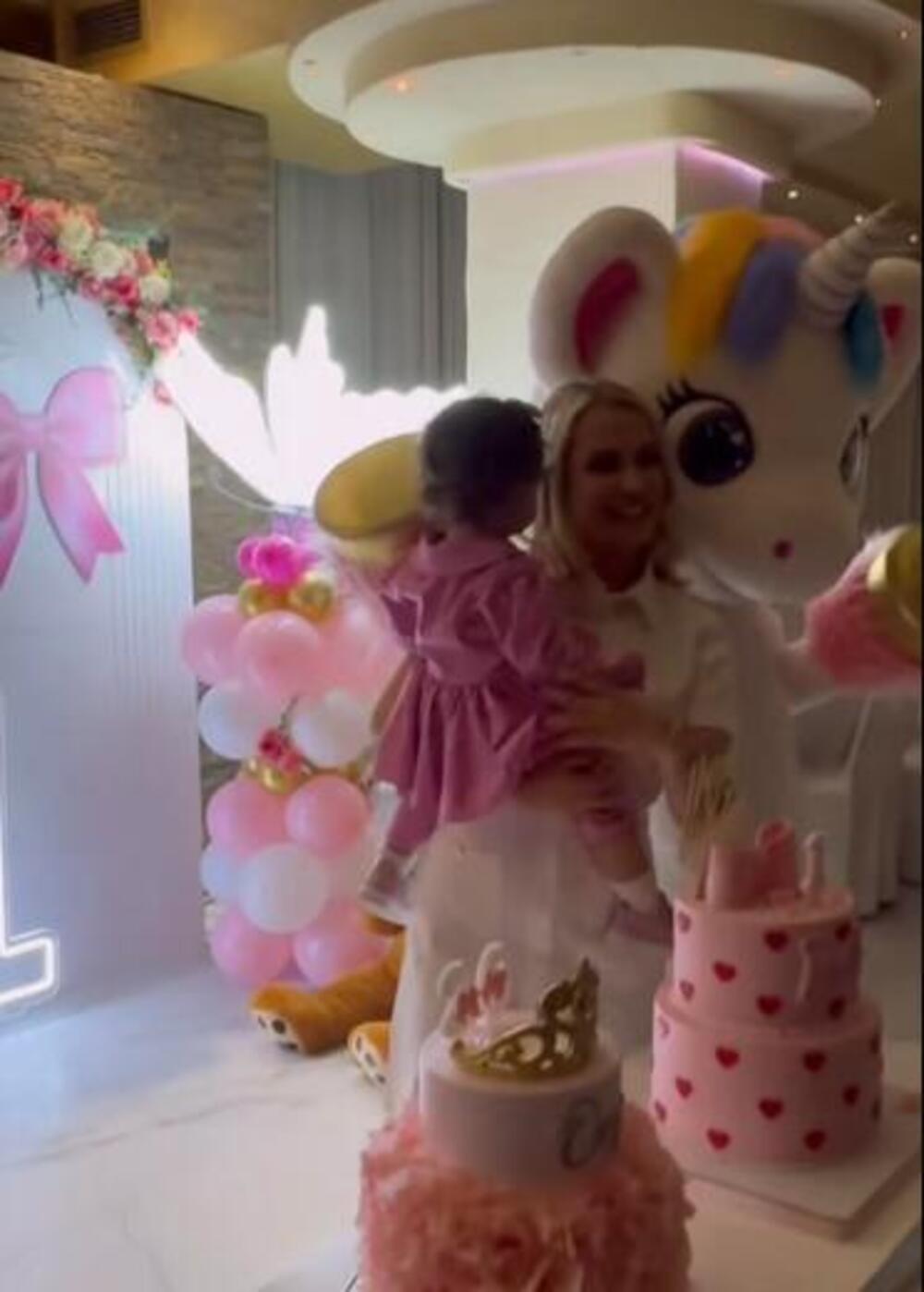 OVA ŽENA JE JEDINA STALA NA MILIČINU STRANU POSLE SKANDALA U CRKVI! Nije birala reči - sasula baš sve