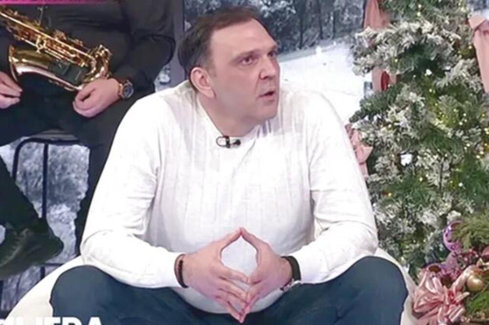 KASPER VIŠE NIJE DUH! Pojavio se na Pinku i šokirao rečima o MINI KOSTIĆ! "Da li bi bio NORMALAN da sam..."