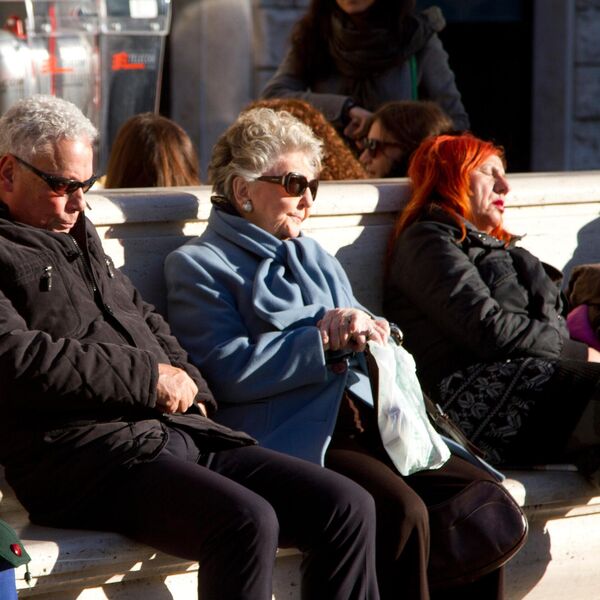 Mnogi penzioneri uporno plaćaju ovu stvar, a ne znaju da je besplatna! Evo kako da ostvarite ovo pravo!