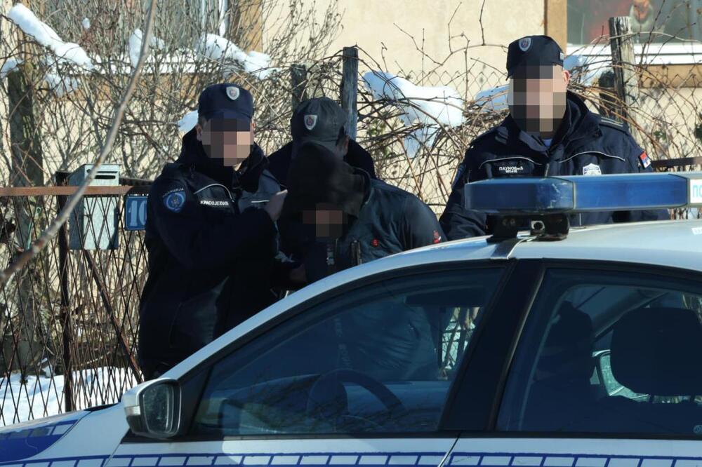 UHAPŠEN PRIJATELJ MUŠKARCA KOJI JE NAĐEN MRTAV U SURČINU: Zajedno pili celu noć, a sada osumnjičen za UBISTVO! FOTO