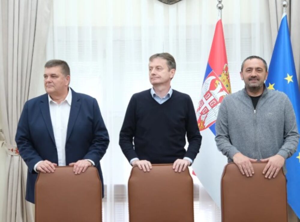 Država ulaže 955 miliona dinara u znanje i mlade