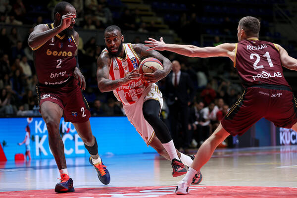 Kodi Miler Mekintajer odgovorio na sramnu uvredu navijača: Daću ti adresu, pa dođi da mi kažeš to u lice (FOTO)