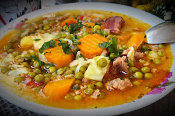 Grašak sa mlevenim mesom bez zaprške: Ručak koji će svi sipati dva puta, baka otkrila majstorski recept